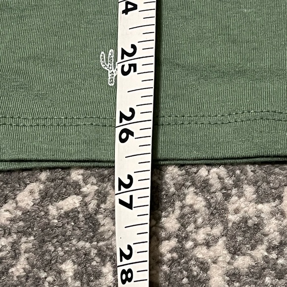 ‼️SOLD‼️NWT GAP Bundle of 2 Short Sleeve Tops. 1 Green top and 1 pink top. - Picture 8 of 12